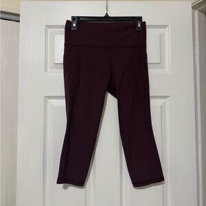 Athleta Salutation Stash Capri Leggings Size Medium